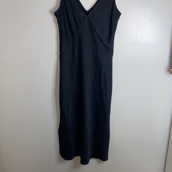 🎀NWT Beautiful Black V-Neck slip dress with slit up the side! - Picture 3 of 12
